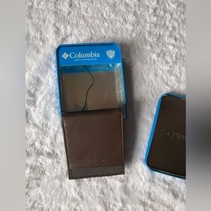 NWT Columbia Brown Built in RFID Shield / Manmade interior coated leather cover